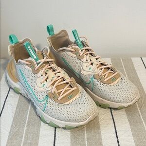 Nike React Vision
Pearl White Green Glow (Women's)
